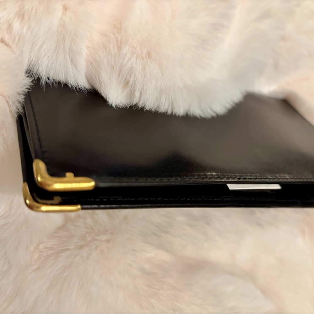 Salvatore Ferragamo Elegant Leather Wallet in Box - Picture 8 of 16